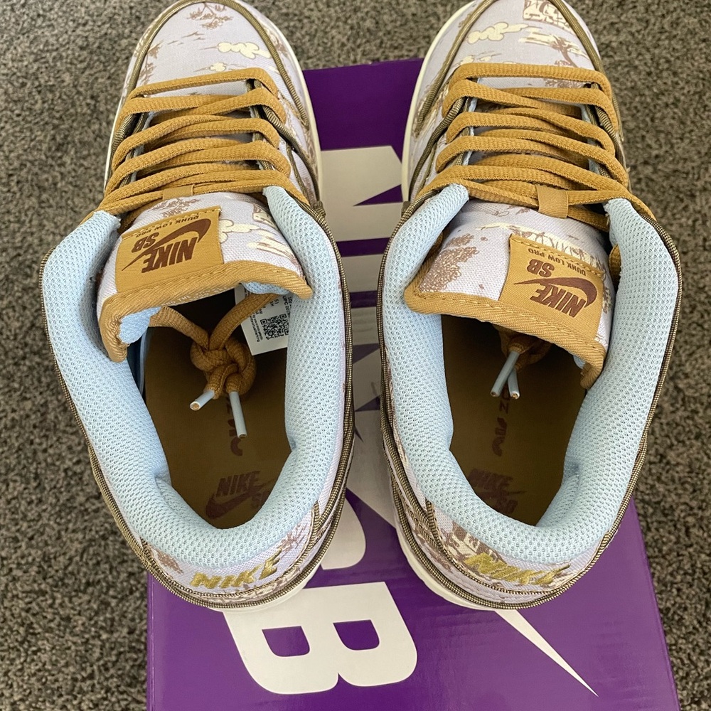Nike Brown and White Sneakers with Classic Dunk Silhouette - Picture 5 of 9